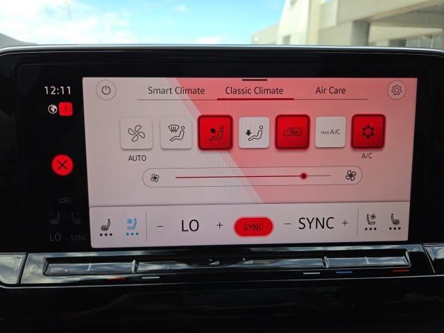 Used 2024 Volkswagen Atlas Cross Sport SEL R-Line AWD/4WD image 31