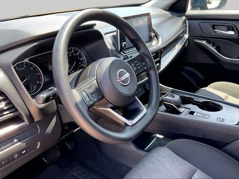 Used 2024 Nissan Rogue SV FWD image 18