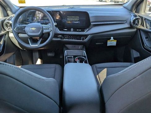 New 2025 Chevrolet Equinox LT w/ Safety and Technology Package image 11