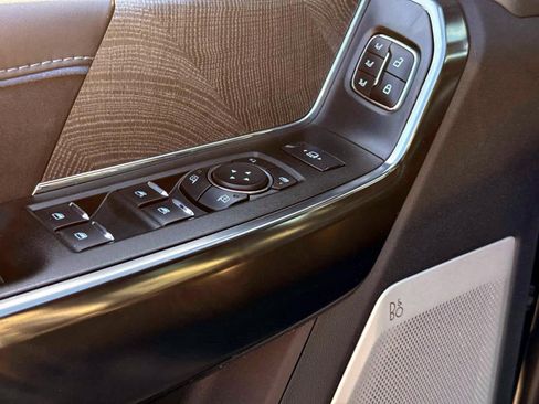 Used 2025 Ford F250 Platinum w/ FX4 Off-Road Package image 25