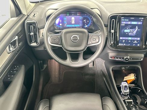 Certified 2023 Volvo XC40 B5 Plus w/ Climate Package image 24