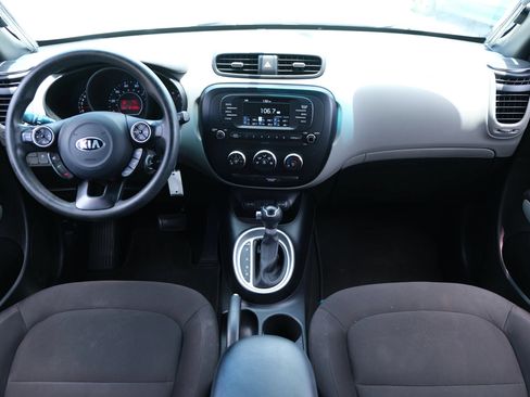 Used 2018 Kia Soul FWD image 10