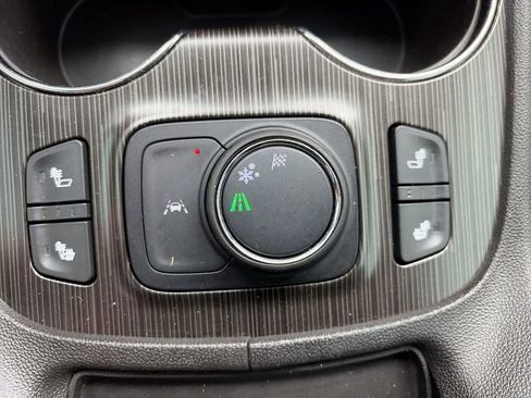 Used 2021 GMC Acadia SLT w/ LPO, Floor Liner Package FWD image 23