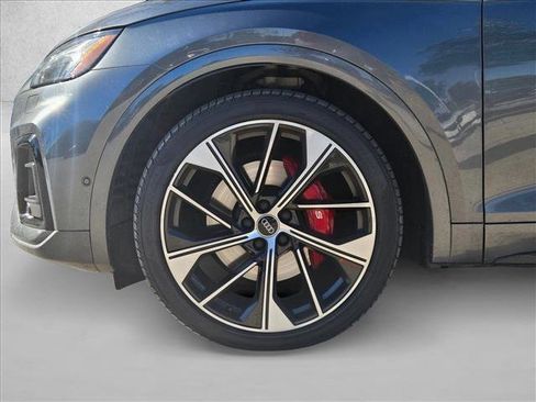 Used 2022 Audi SQ5 Prestige image 9