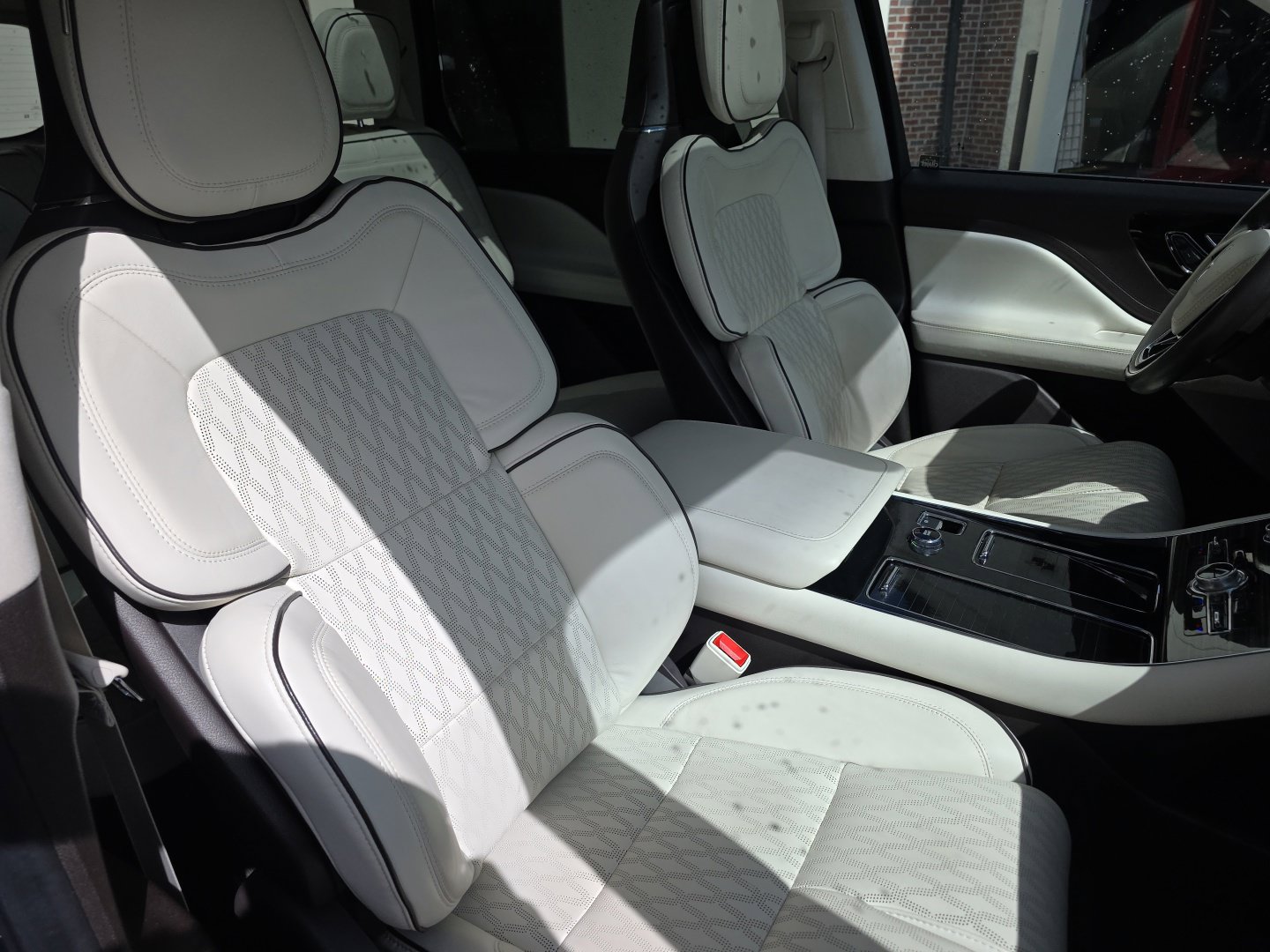 Used 2023 Lincoln Aviator Black Label Grand Touring AWD/4WD image 39