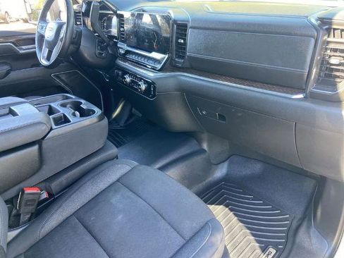 Used 2025 GMC Sierra 3500 SLE image 24