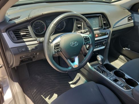 Used 2019 Hyundai Sonata SEL w/ Tech Package 02 FWD image 12