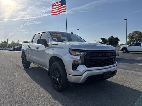 Used 2022 Chevrolet Silverado 1500 Custom w/ LPO, Dark Essentials Package image 7