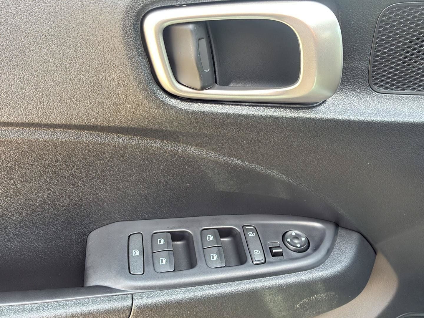 Used 2026 Hyundai Venue SEL FWD image 26