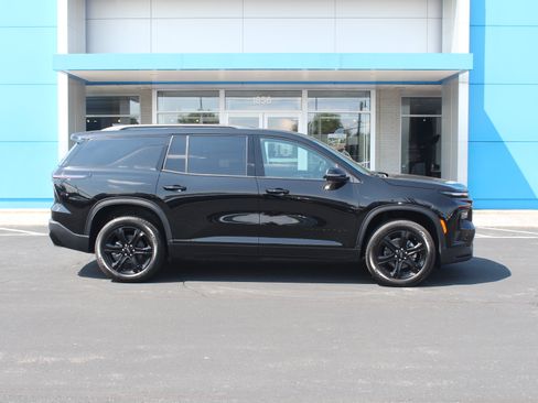 New 2027 Chevrolet Traverse LT w/ Midnight/Sport Edition AWD/4WD image 3