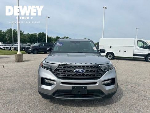 Used 2023 Ford Explorer XLT w/ Equipment Group 202A AWD/4WD image 3