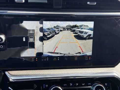 Used 2024 GMC Sierra 1500 Denali AWD/4WD image 32