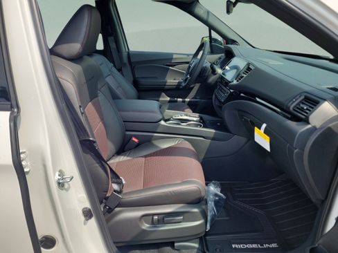 Certified 2026 Honda Ridgeline Black Edition image 18