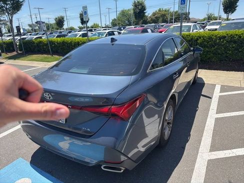 Used 2021 Toyota Avalon XLE FWD image 5