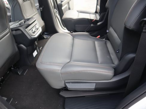 New 2025 Ford Expedition Active image 13