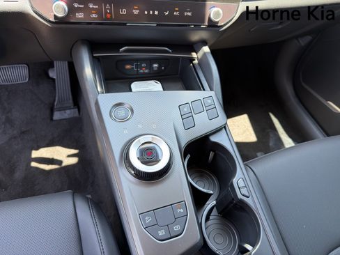 New 2026 Kia Sportage EX AWD/4WD image 17