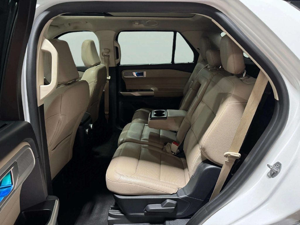Used 2021 Ford Explorer Limited w/ Equipment Group 301A AWD/4WD image 23