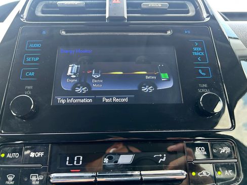 Used 2017 Toyota Prius Four FWD image 16