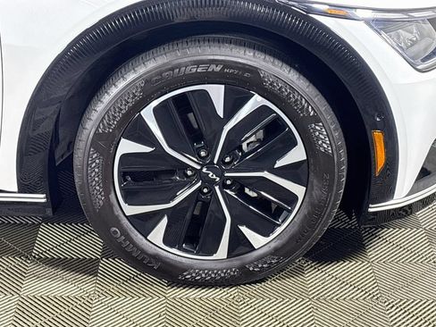 Certified 2024 Kia EV6 Wind w/ Wind Technology Package AWD/4WD image 23