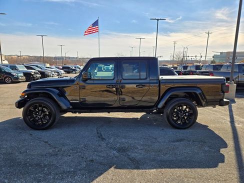 Used 2021 Jeep Gladiator Overland image 6