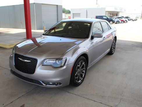Used 2017 Chrysler 300 S AWD/4WD image 51