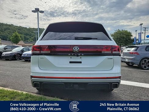 Certified 2024 Volkswagen Atlas Peak Edition SEL AWD/4WD image 28