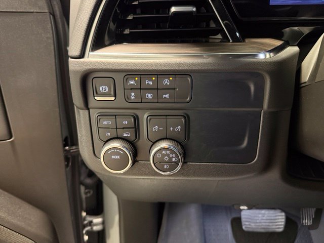 Used 2025 Chevrolet Tahoe Premier AWD/4WD image 21