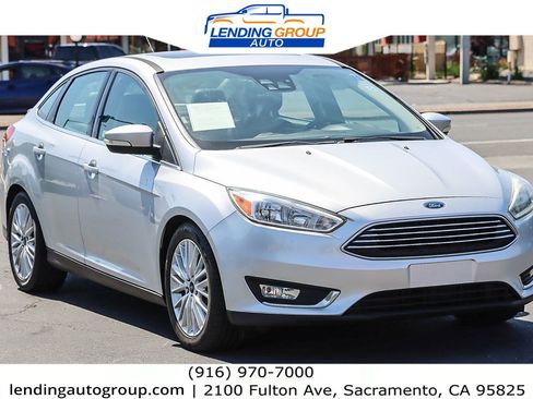 Used 2017 Ford Focus Titanium w/ Titanium Technology Package image 5