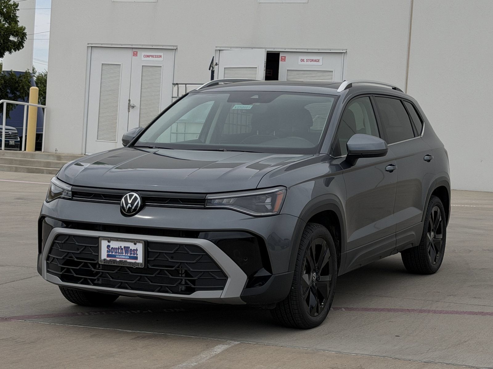 New 2026 Volkswagen Taos SE FWD image 8