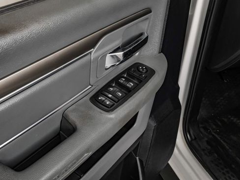 Used 2017 RAM 2500 SLT image 41