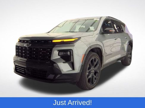 Used 2024 Chevrolet Traverse RS w/ LPO, Floor Liner Package AWD/4WD image 1
