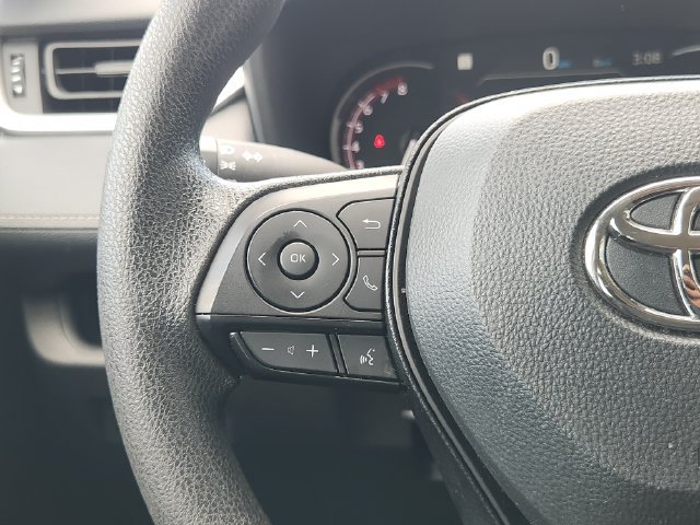 Used 2025 Toyota RAV4 XLE AWD/4WD image 28