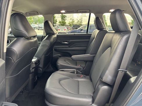 Used 2025 Toyota Grand Highlander FWD image 27