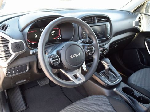Used 2024 Kia Soul LX w/ Option Group 015 image 18
