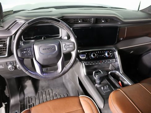 Used 2024 GMC Sierra 1500 Denali Ultimate image 12