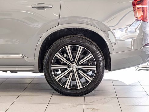 Used 2025 Volvo XC90 B6 Plus image 8