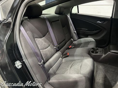Used 2017 Chevrolet Volt LT w/ Comfort Package image 12