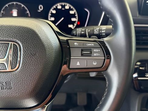 Used 2025 Honda Pilot EX-L image 37