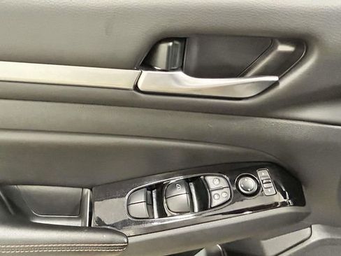 Used 2024 Nissan Altima 2.5 SR FWD image 13