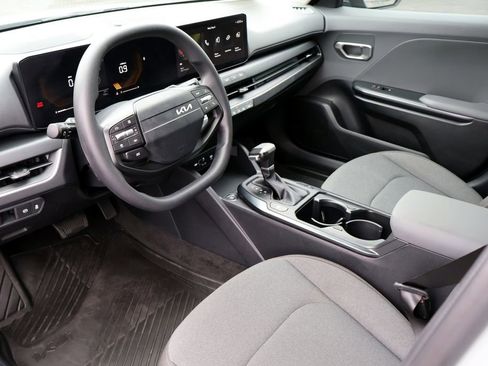 Used 2025 Kia K4 FWD image 3
