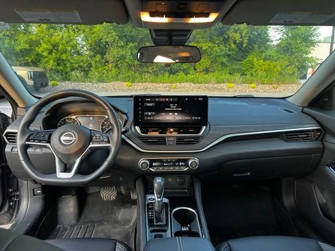 Used 2023 Nissan Altima 2.5 SL AWD/4WD image 12
