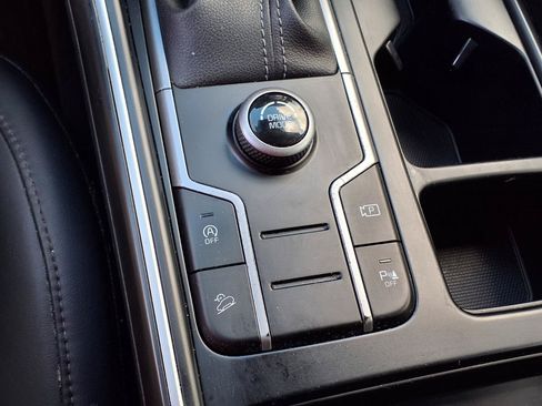 Used 2023 Kia Sorento S FWD image 19