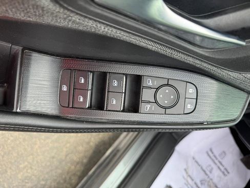 Used 2023 Nissan Rogue SV AWD/4WD image 16