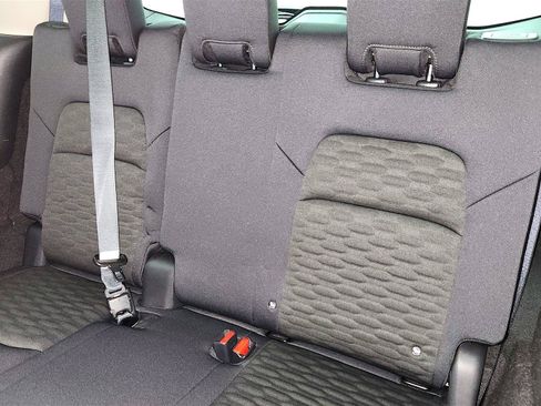 Used 2025 Nissan Pathfinder SV FWD image 39