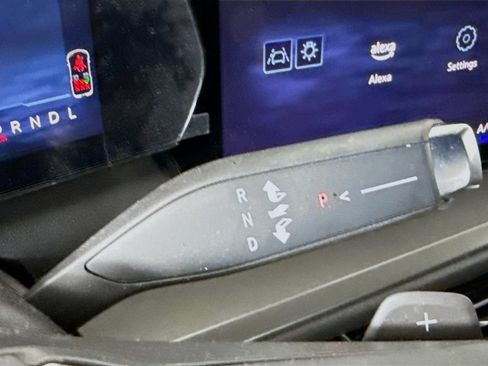 Used 2024 Chevrolet Traverse LT w/ LPO, Floor Liner Package FWD image 17
