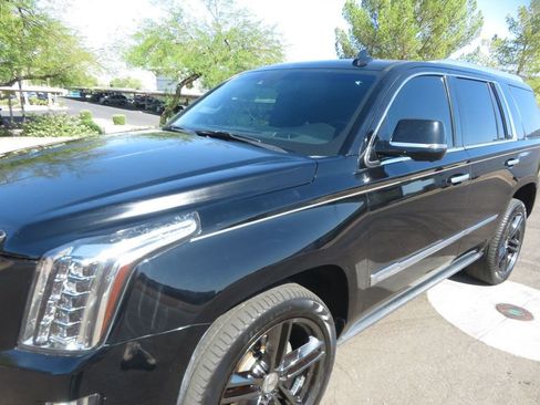Used 2015 Cadillac Escalade Platinum AWD/4WD image 8
