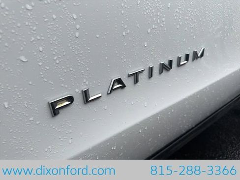 Used 2025 Ford Expedition Platinum image 9
