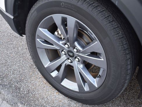 Used 2024 Ford Explorer XLT w/ Equipment Group 202A image 11