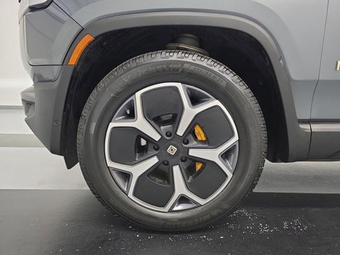 Used 2022 Rivian R1T Adventure image 9