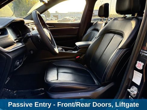 Used 2024 Jeep Grand Cherokee L Limited w/ Luxury Tech Group II image 13